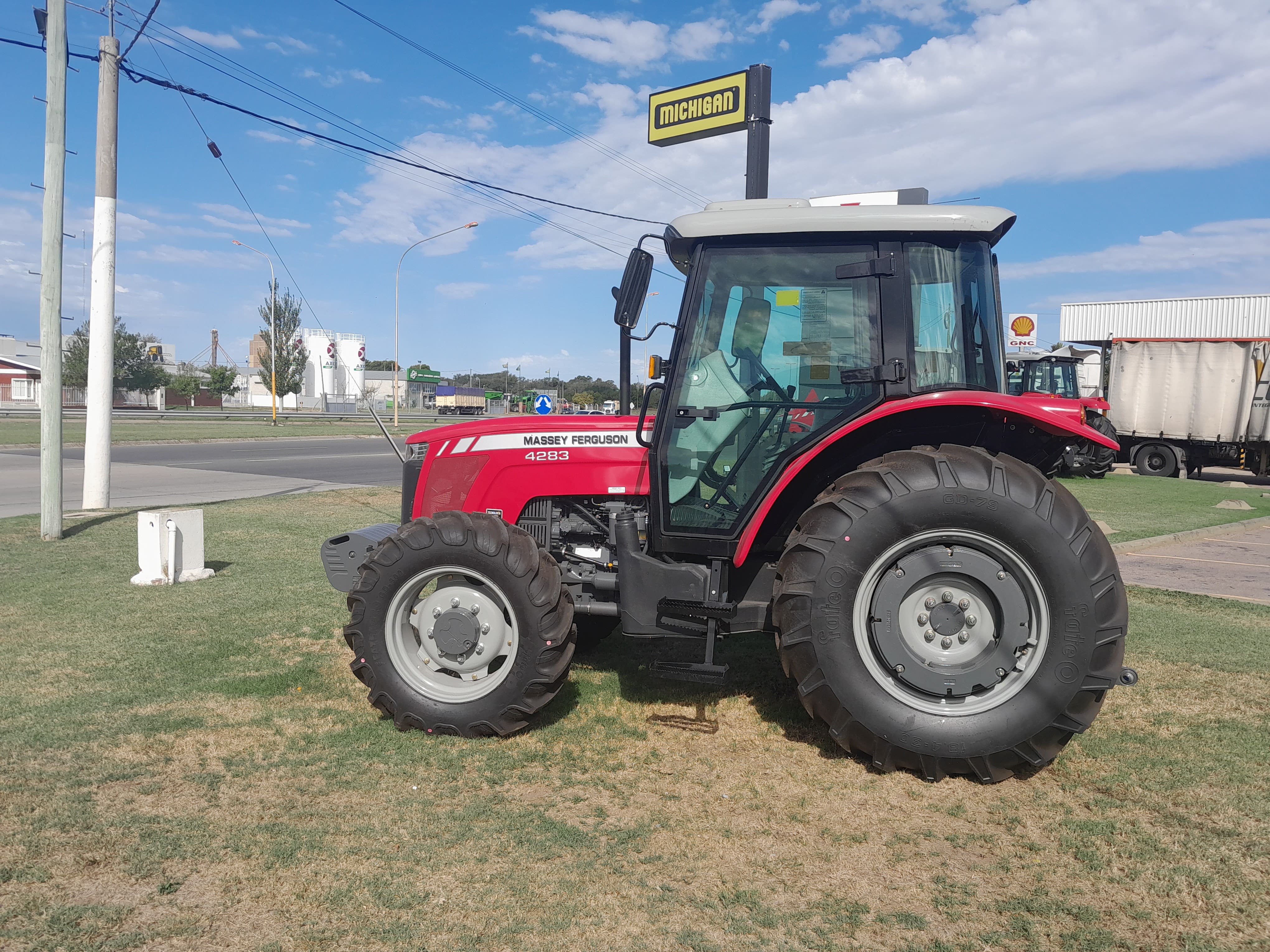Tractor Massey Ferguson MF 4283 97 hp