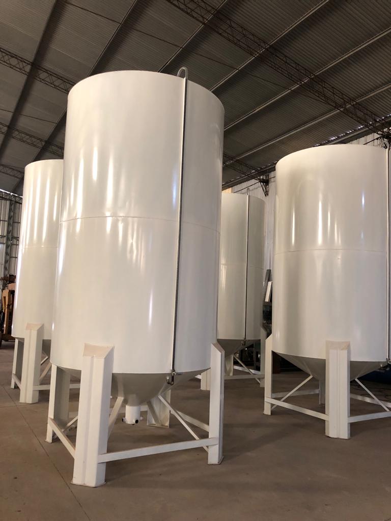 TANQUE DE FONDO CÓNICO PARA ALMACENAMIENTO Y/O DECANTACIÓN
