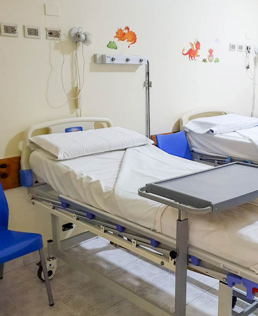 UNA CAMA EN SALA DE PEDIATRIA - HABITACION COMPARTIDA