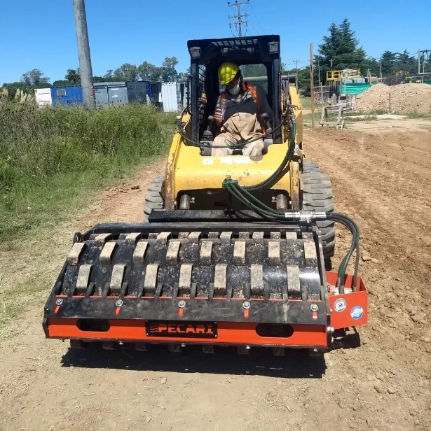 Vibrocompactador Dual PECARÍ Para Minicargadora VD120-150