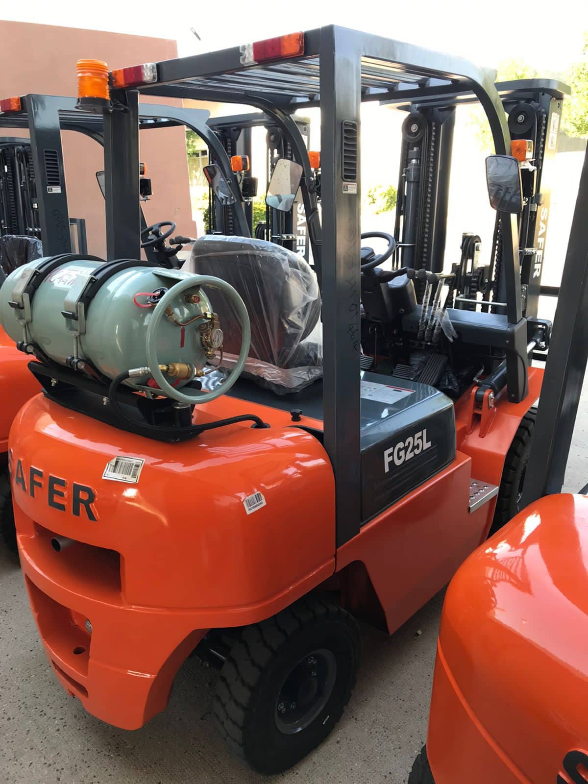 Autoelevador 2500kg (nafta-gas)